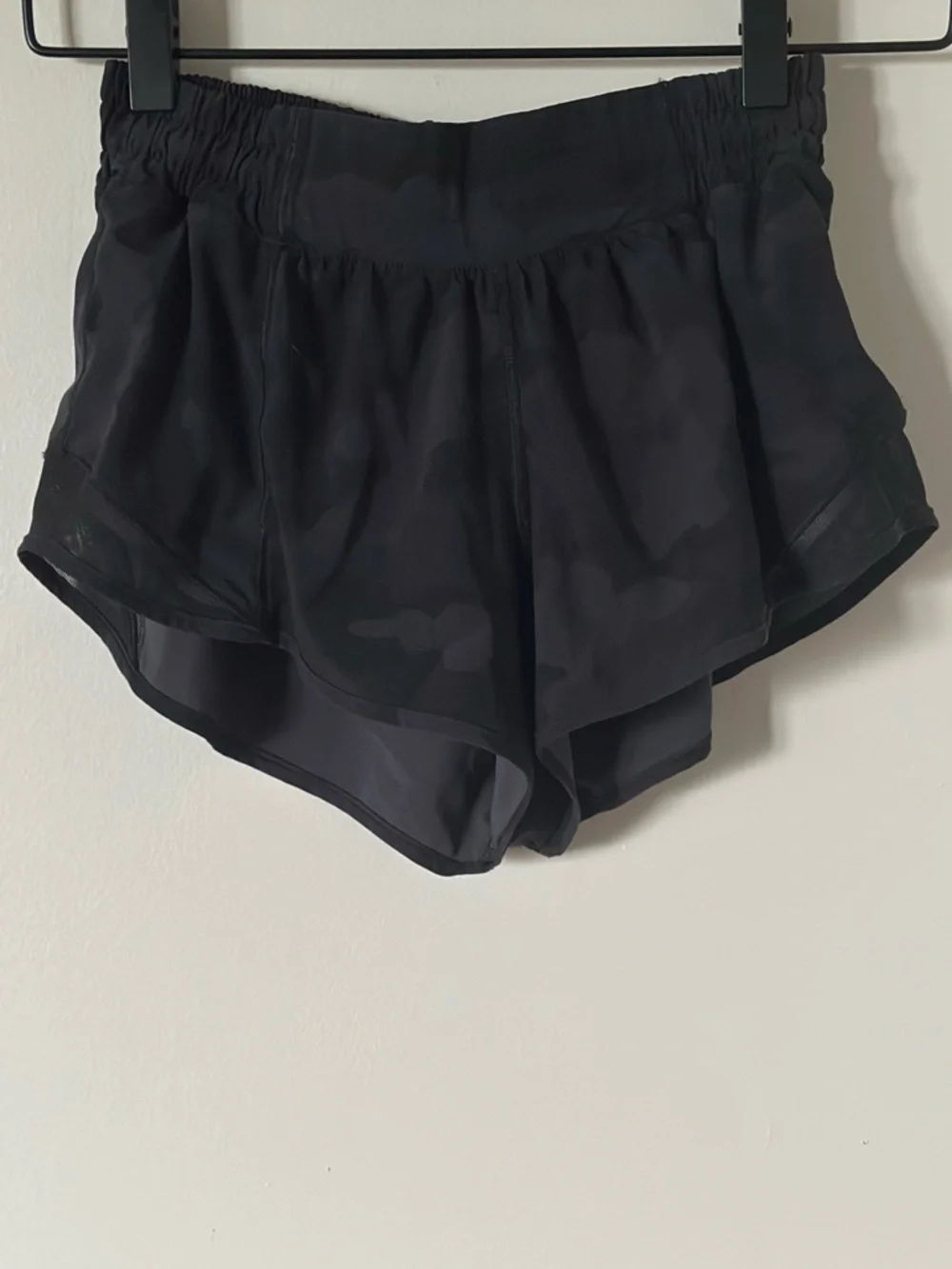 Lululemon Hotty Hot Heritage 365 Camo Deep Coal